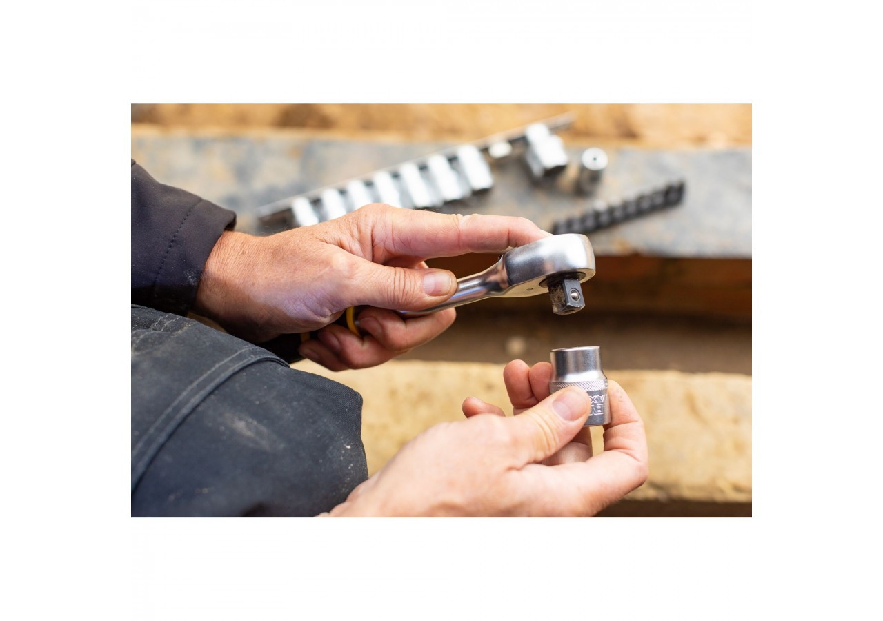 CLIQUET 120 DENTS ¼’’ FATMAX + 10 DOUILLES + 10 EMBOUTS + PORTE- EMBOUT – 22 PCS - FMMT82679-0 - Stanley