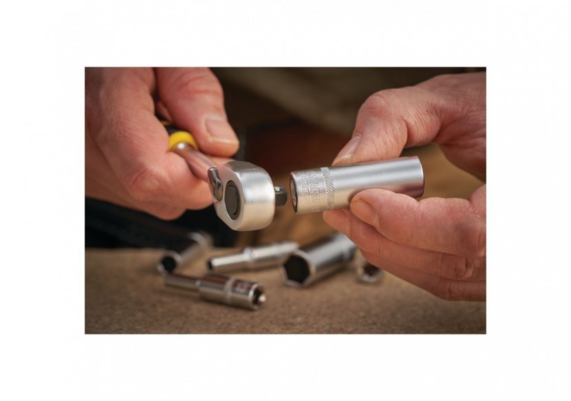 DOUILLE LONGUE 1/4" 6 PANS 5 MM FATMAX - FMMT17249-0 - Stanley