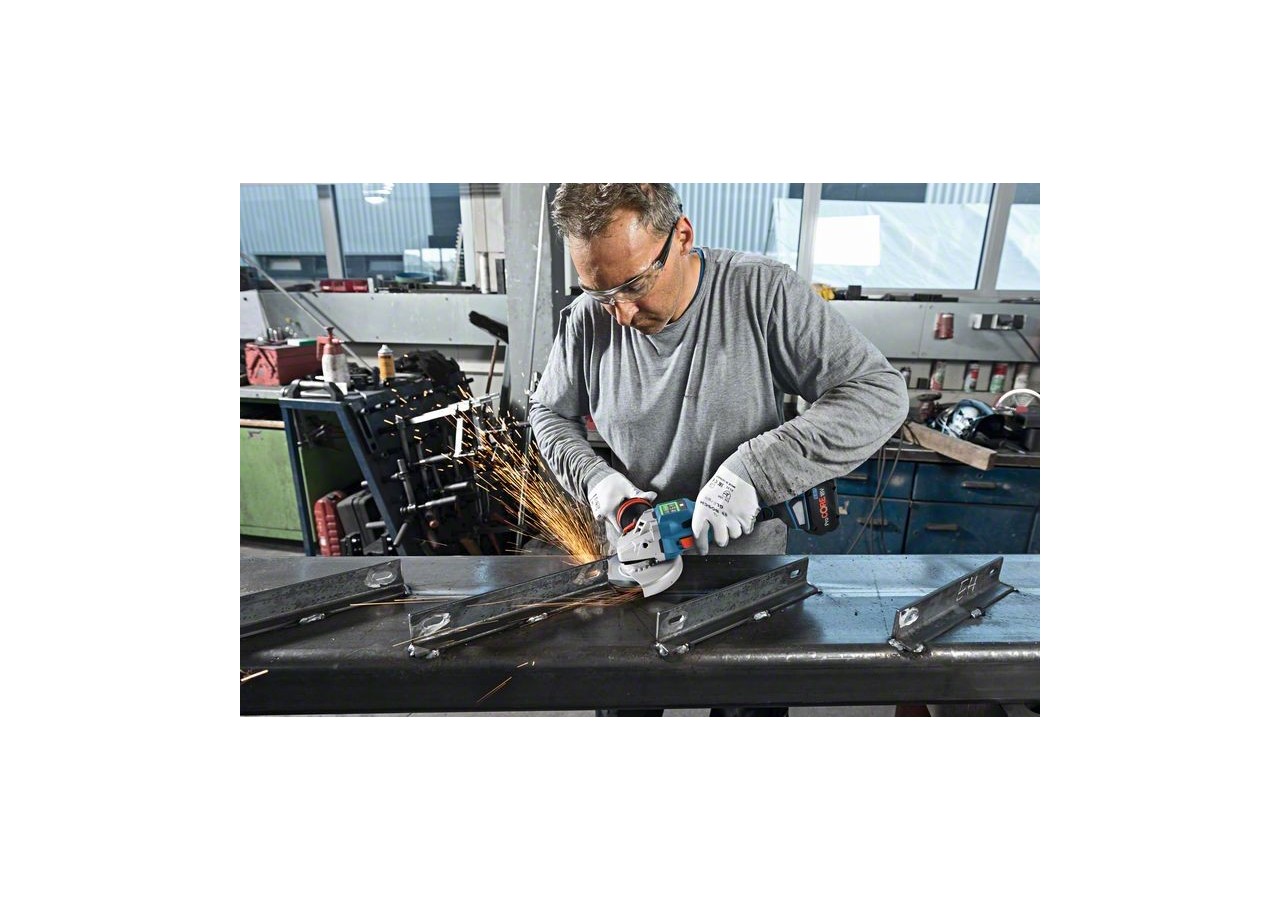 Meuleuse GWS 18V-15 SC 2x 5,5Ah ProCORE18V + GAL 1880 CV L-Boxx - 06019H6102 - Bosch