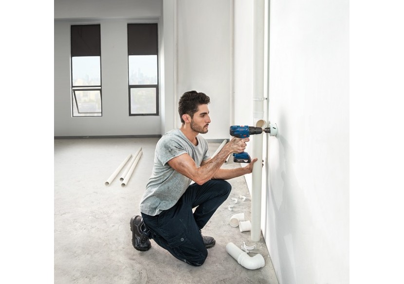 GSB 18V-21 2 batteries 4,0Ah + GAL 18V-20 + 82 acc L-case Pick&Click - 06019H110C - Bosch