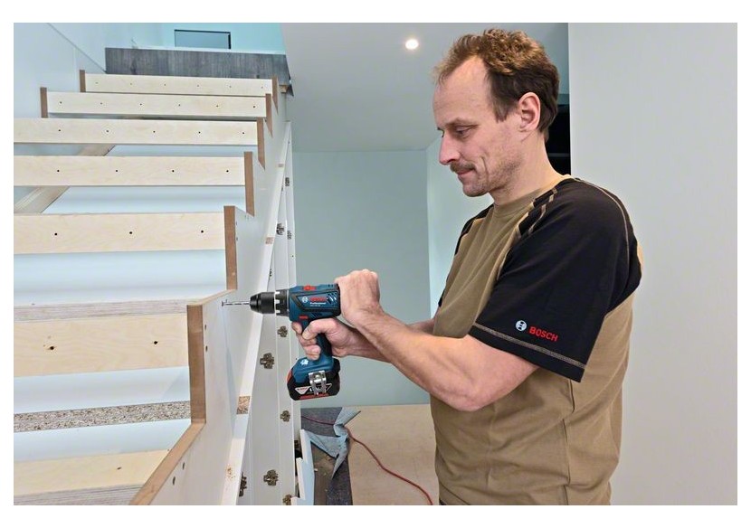 Perceuse visseuse GSR 18V-28 2 batteries 4,0Ah + GAL 18V-20 + 82 acc L-case Pick&Click - 06019E610C - Bosch