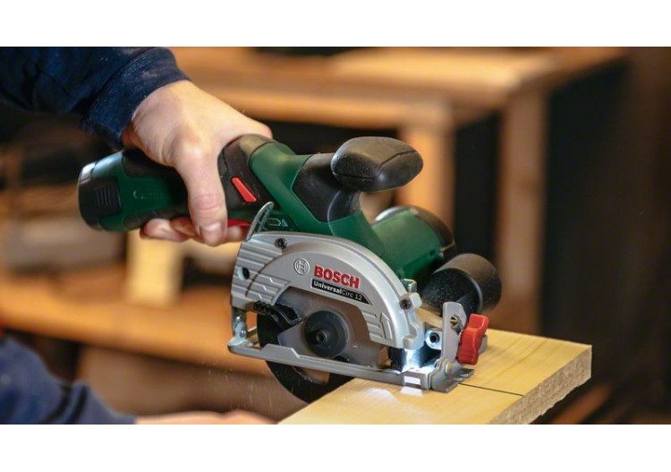 Scie circulaire sans fil UniversalCirc 12 1 batterie 2,5Ah - 06033C7002 - Bosch
