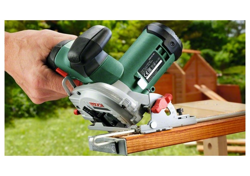 Scie circulaire sans fil UniversalCirc 12 1 batterie 2,5Ah - 06033C7002 - Bosch