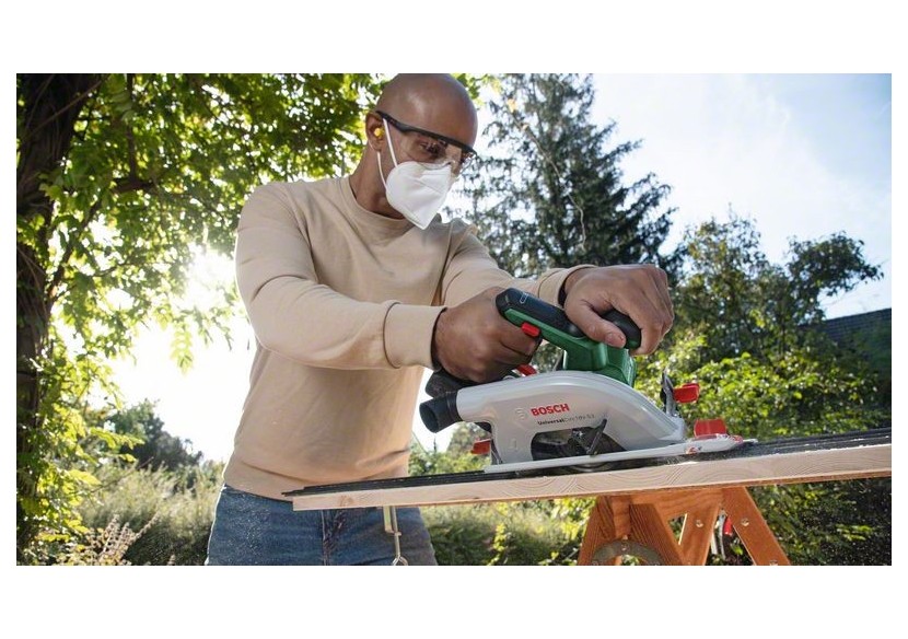 Scie circulaire sans fil UniversalCirc 18V-53 Set avec batterie 18V-1*2,5Ah - 06033B1402 - Bosch