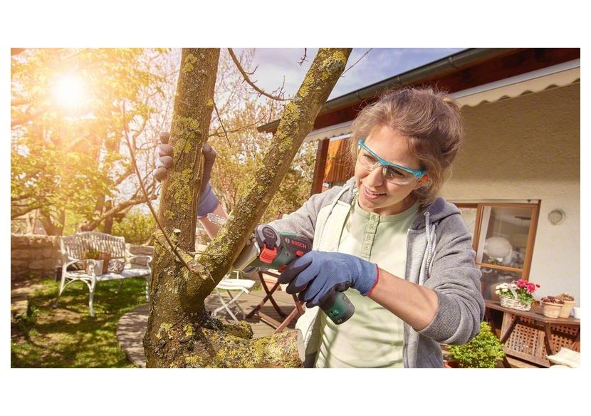 Scie multi-usage EasyCut 12V sans-fil à lame NanoBlade 1 batterie 2,5Ah - 06033C9000 - Bosch