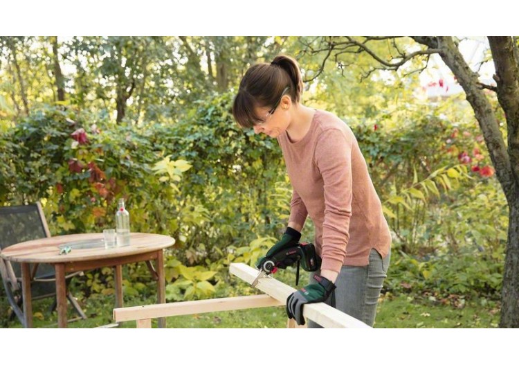 Scie sans-fil à lame NanoBlade AdvancedCut 18V avec une batterie 2,5Ah - 06033D5101 - Bosch