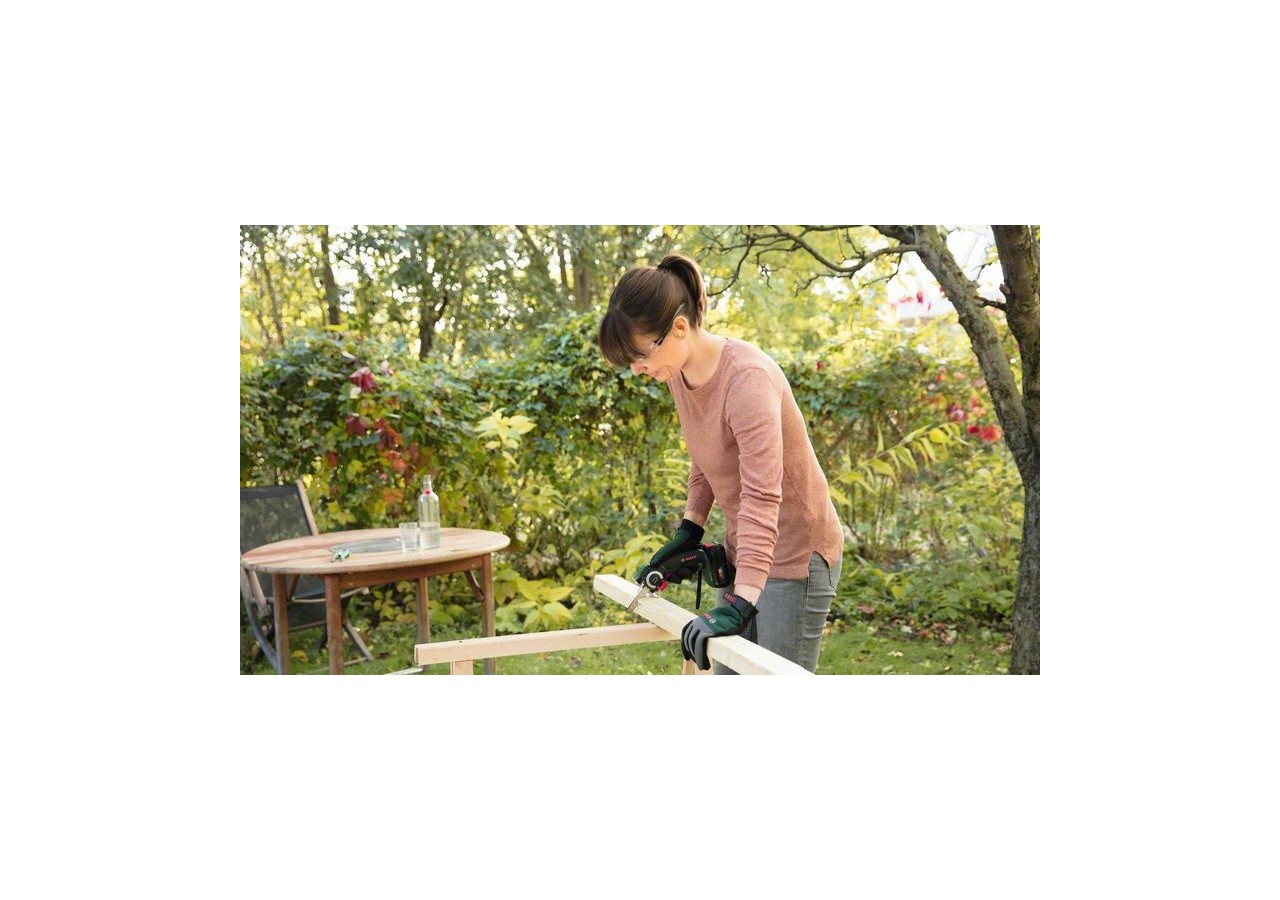 Scie sans-fil à lame NanoBlade AdvancedCut 18V avec une batterie 2,5Ah - 06033D5101 - Bosch