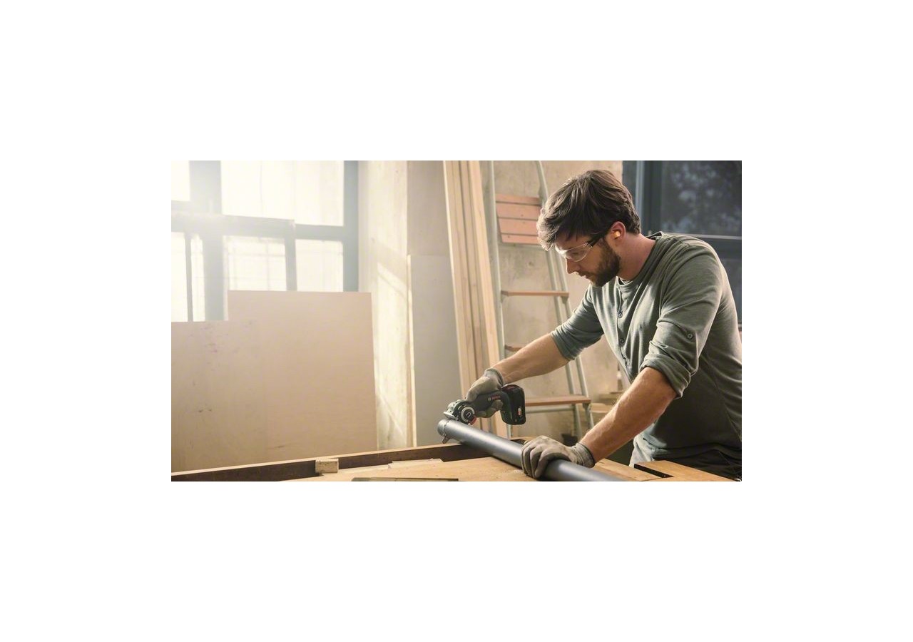 Scie sans-fil à lame NanoBlade AdvancedCut 18V avec une batterie 2,5Ah - 06033D5101 - Bosch