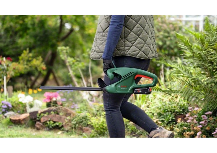Taille-haies sans fil 18V EasyHedgeCut 18V-44-11 - avec 1 batterie 2,0Ah - 0600849H07 - Bosch 2