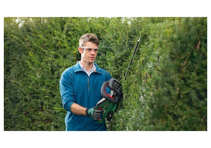 Taille-haies sans fil 18V UniversalHedgeCut 18V-55 - avec 1 batterie 2,5Ah - 0600849J01 - Bosch