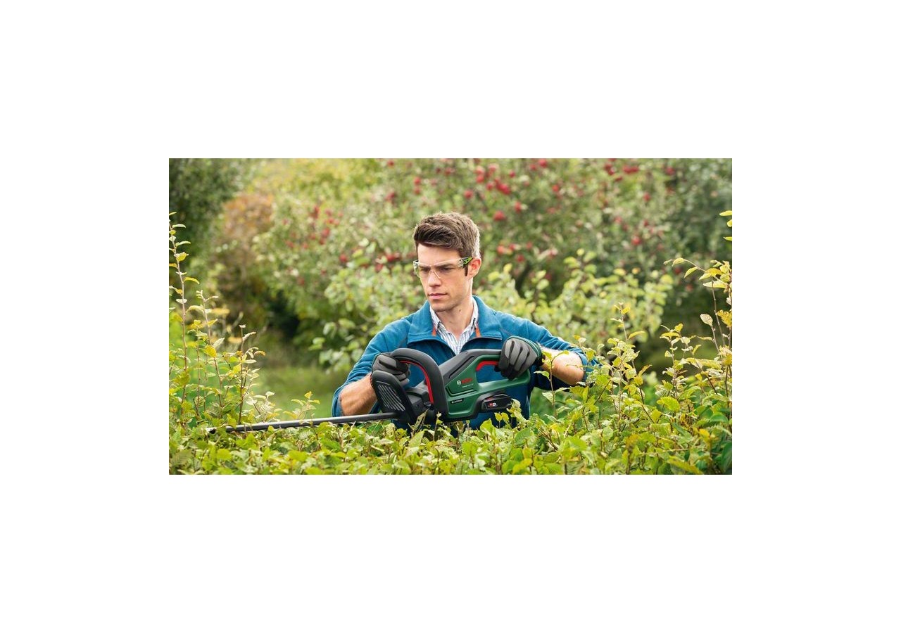 Taille-haies UniversalHedgeCut 18V-55 sans-fil avec 2 batteries 2,5Ah - 0600849J02 - Bosch