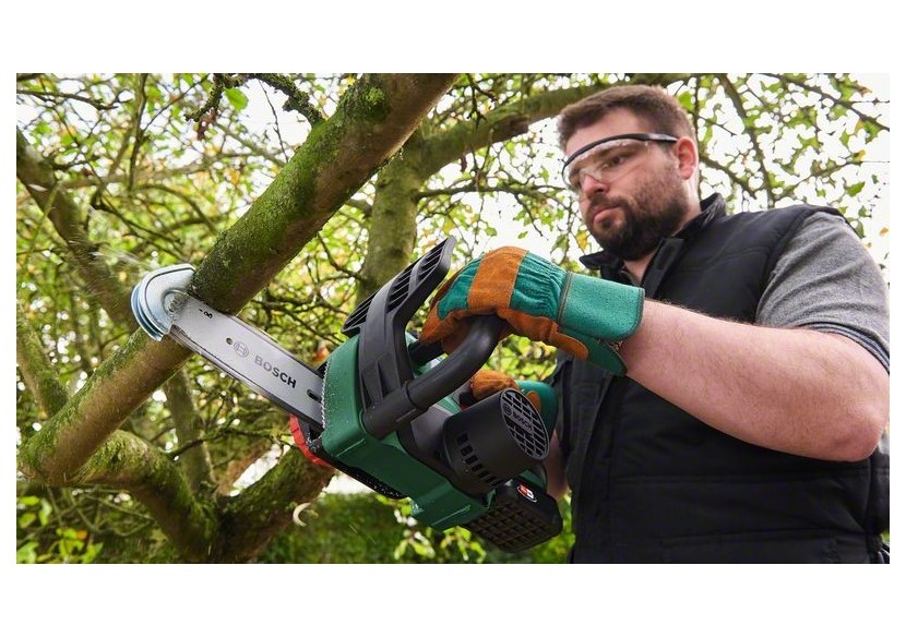 Tronçonneuse sans fil UniversalChain 18 - outil seul sans batterie - 06008B8001 - Bosch Tronçonneuse sans fil UniversalChain 18 - outil seul sans batterie - 06008B8001 - Bosch