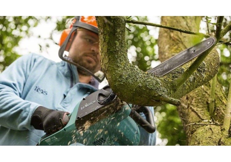 Tronçonneuse UniversalChain 35 filaire - 06008B8303 - Bosch 2