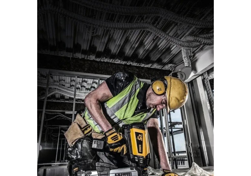 Cloueur à gaz C5 Track-It pour béton et acier magasin long - DDF5110500 - Dewalt