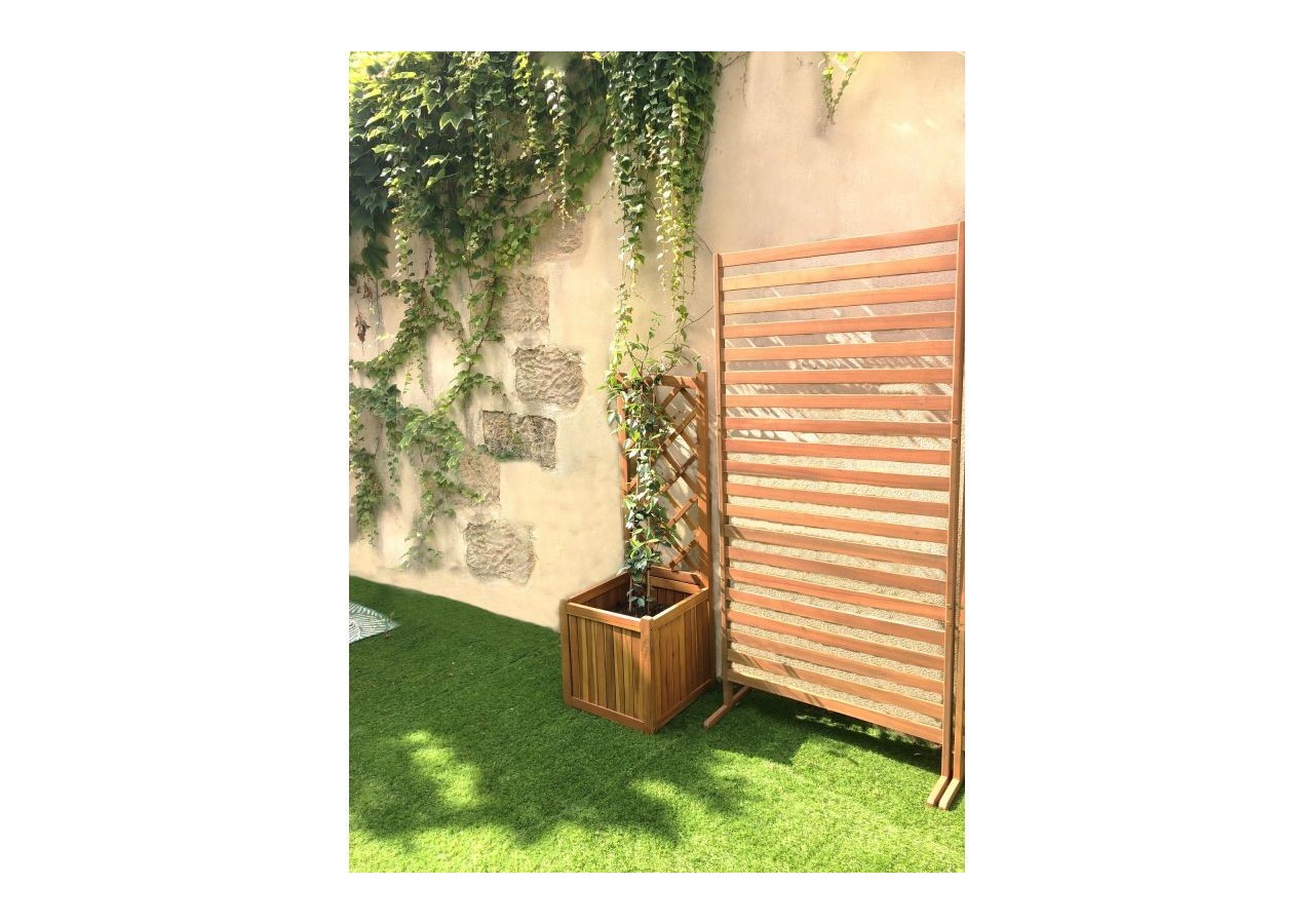Jardinière avec treillis MIRI en bois d'acacia 43,5x43,5x130 cm
