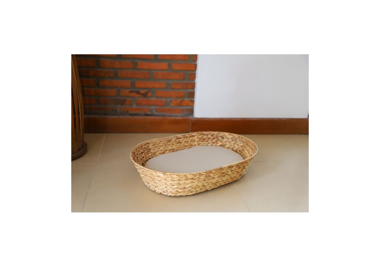 Panier ovale HELIOS pour chien et chat en jacinthe d'eau coussin écru