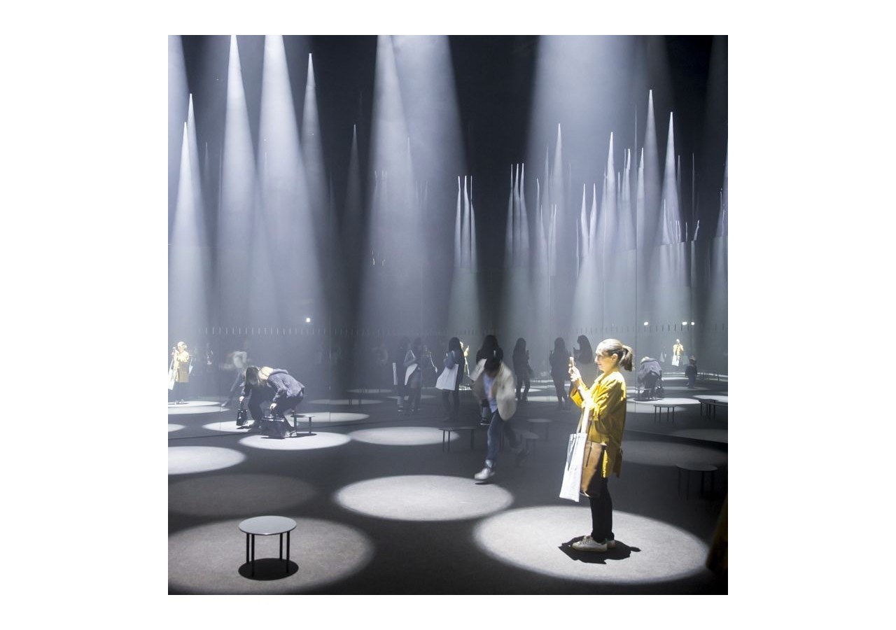 Spot sur rail monophasé avec angle d'éclairage ajustable 8W - B2092-N-270 - Barcelona LED