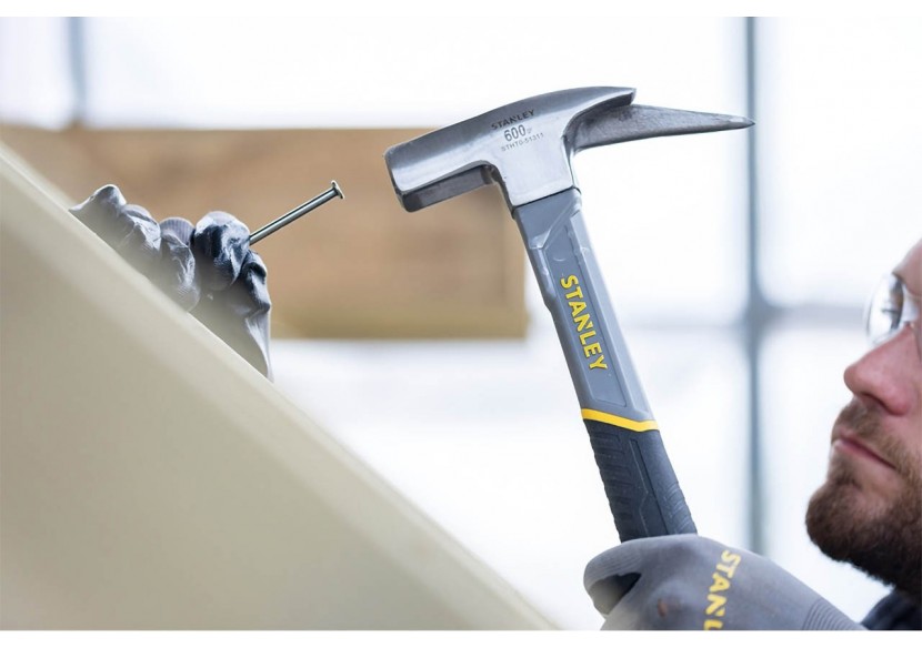 Marteau Arrache-Clous De Charpentier Manche  Fibre De Verre 600G  - Stanley : Confort'Mat