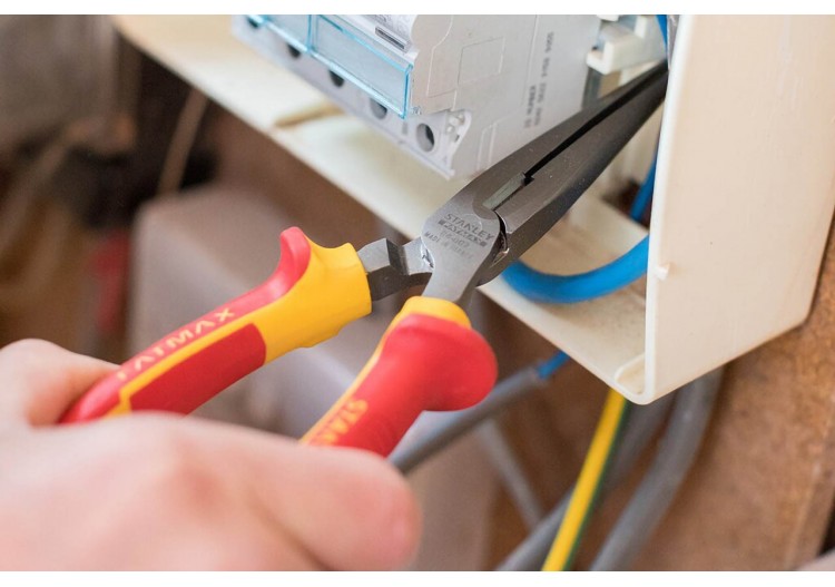 Pince A Becs 1/2 Ronds Longs 200Mm Isolee 1000V - Stanley : Confort'Mat