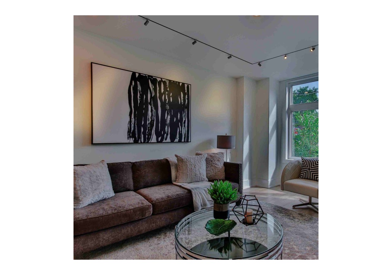 Spot LED sur rail magnétique avec Zoom 10 degrés -55 degrés-48V-12W - PMC-12W-ZOOM-N-BC - Barcelona LED