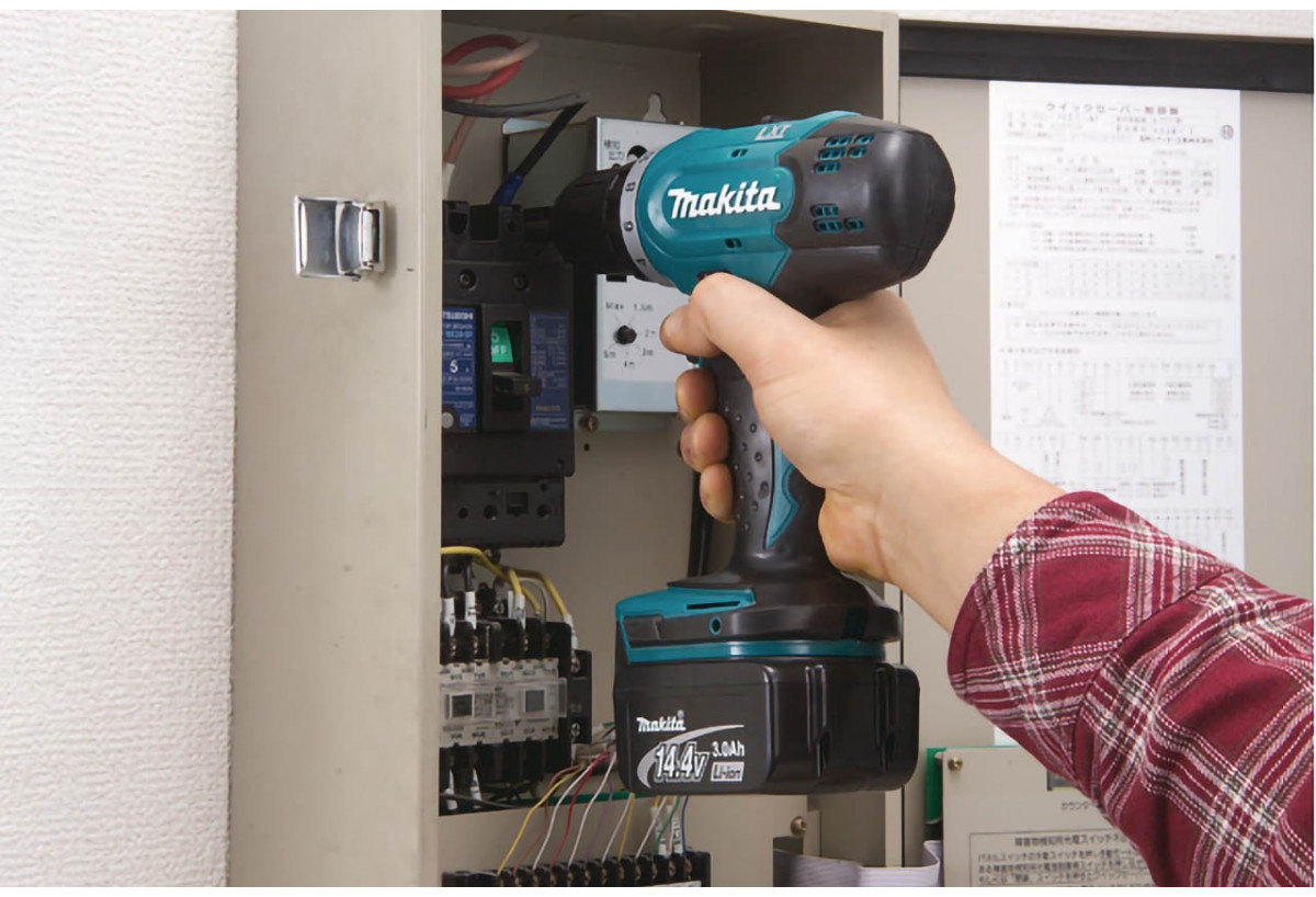 Perceuse visseuse 14,4 V Li-Ion 3 Ah usage occasionnel - Makita : Confort'Mat