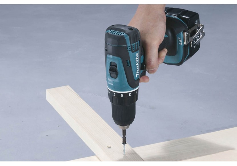 Perceuse visseuse 14,4 V Li-Ion 4 Ah usage quotidien - Makita : Confort'Mat