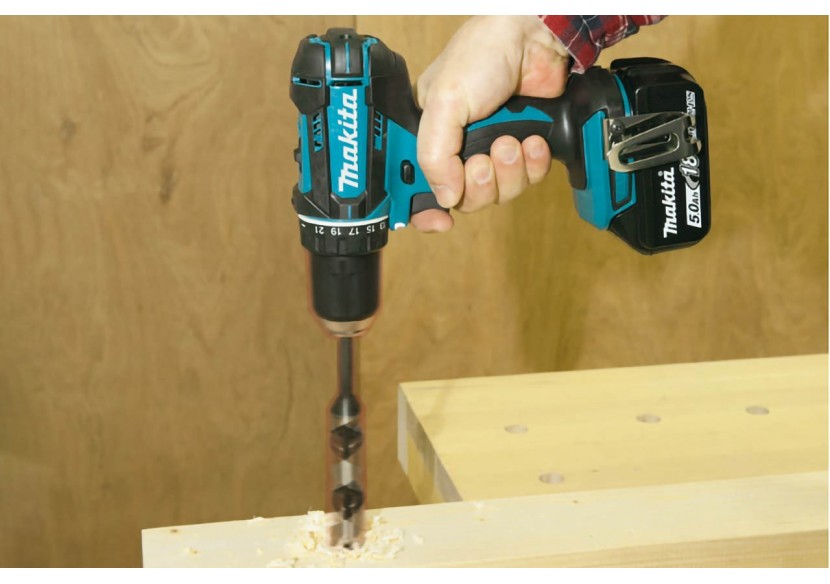 Perceuse visseuse 18 V Li-Ion 4 Ah usage quotidien - Makita : Confort'Mat