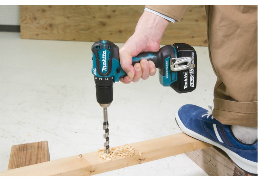 Perceuse visseuse 18 V Li-Ion 3 Ah usage quotidien - Makita : Confort'Mat