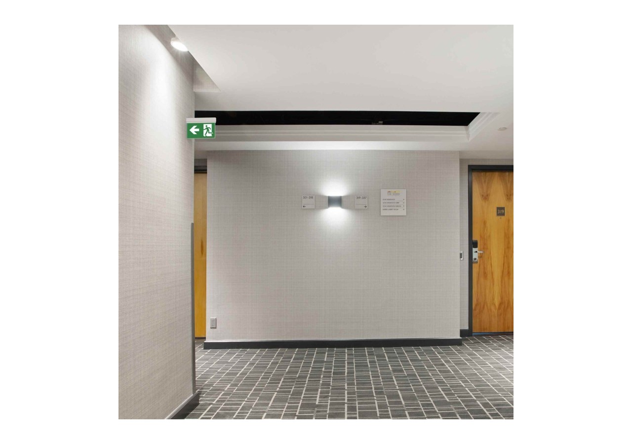 Bloc autonome d'éclairage de sécurité avec pictogramme "SORTIE LATÉRALE" - K-B1061-SIDEARROWS - Barcelona LED