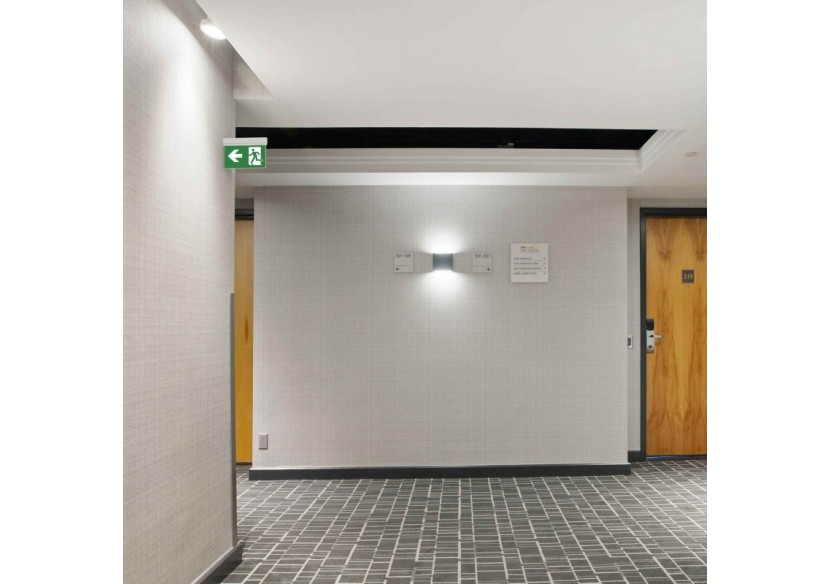 Bloc autonome d'éclairage de sécurité avec pictogramme "SORTIE LATÉRALE" - K-B1061-SIDEARROWS - Barcelona LED