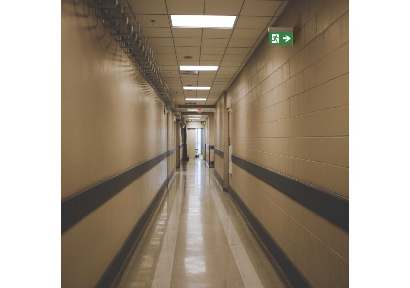 Bloc autonome d'éclairage de sécurité avec pictogramme "SORTIE LATÉRALE" - K-B1061-SIDEARROWS - Barcelona LED