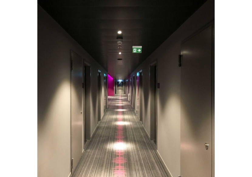 Bloc autonome d'éclairage de sécurité avec pictogramme "SORTIE LATÉRALE"-Suspension - K-B1062-SIDEARROWS - Barcelona LED