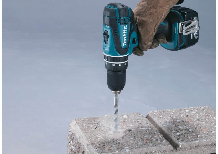 Perceuse visseuse à percussion 14,4 V Li-Ion 4 Ah usage quotidien - Makita : Confort'Mat