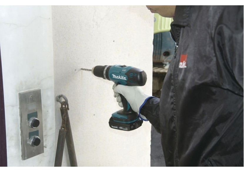 Perceuse visseuse à percussion 18 V Li-Ion 3 Ah usage occasionnel - Makita : Confort'Mat