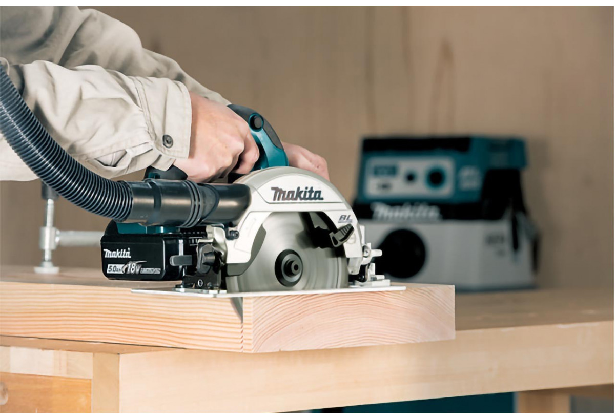 Scies circulaires bois 18 V Li-Ion 5 Ah - Makita : Confort'Mat