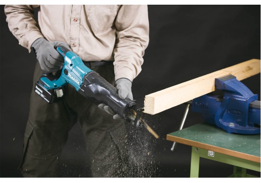 Scies récipros 18 V Li-Ion 5 Ah - Makita : Confort'Mat