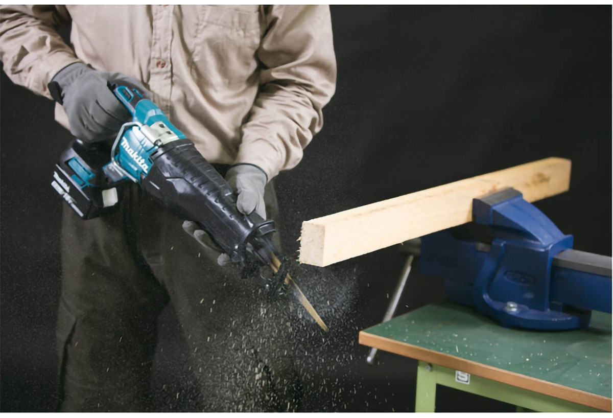 Scies récipros 18 V Li-Ion 5 Ah - Makita : Confort'Mat