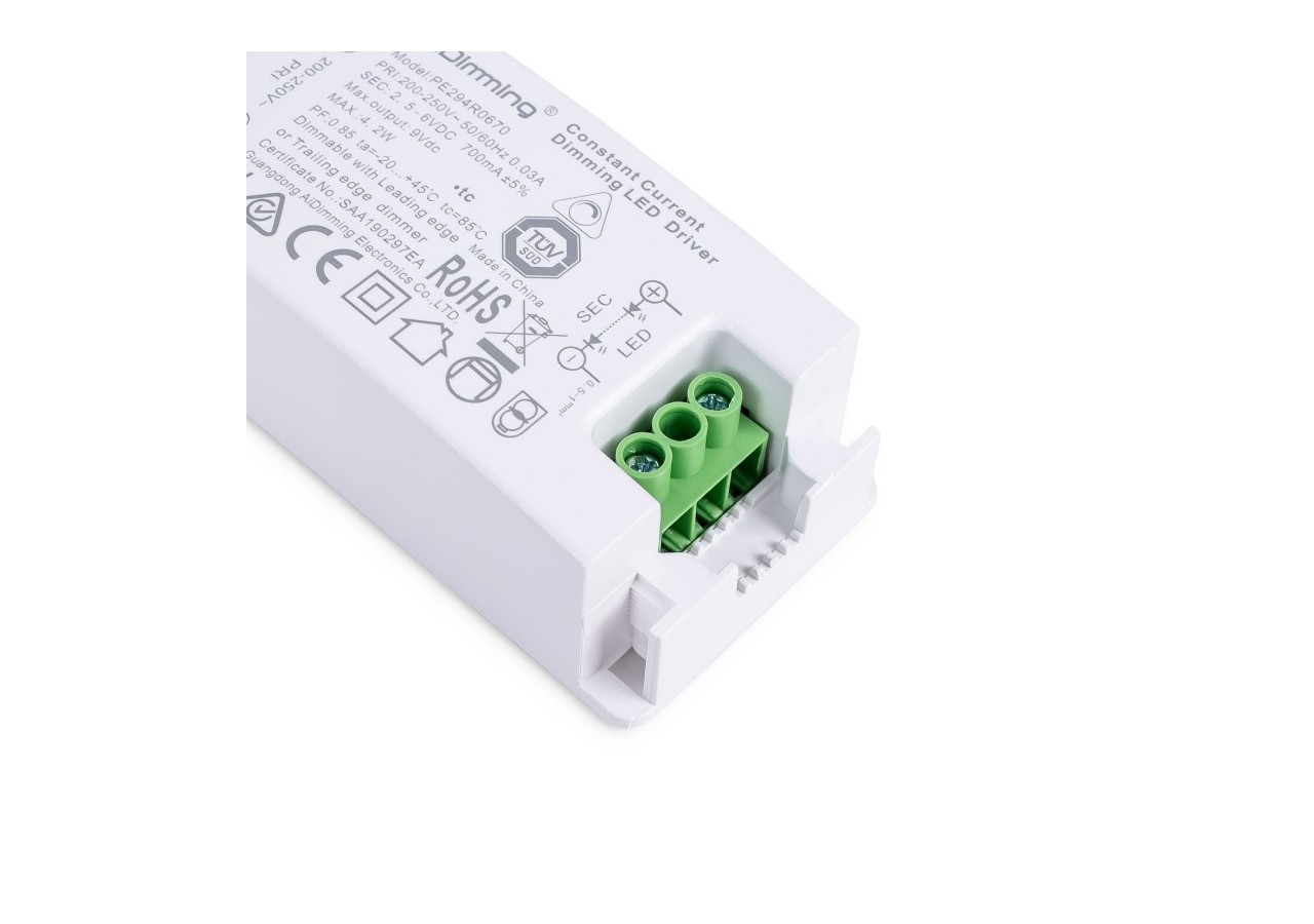Driver LED dimmable TRIAC 2-6V DC-700mA-4,2W - PE294R0670 - Barcelona LED