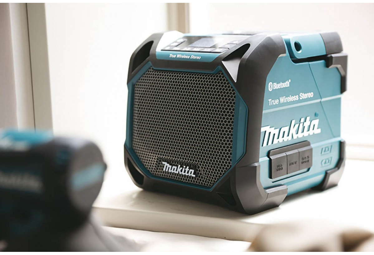 Enceinte Bluetooth® de chantier à affichage digital, secteur ou batte- rie Makita Li-Ion (sauf bâton) - Makita : Confort'Mat