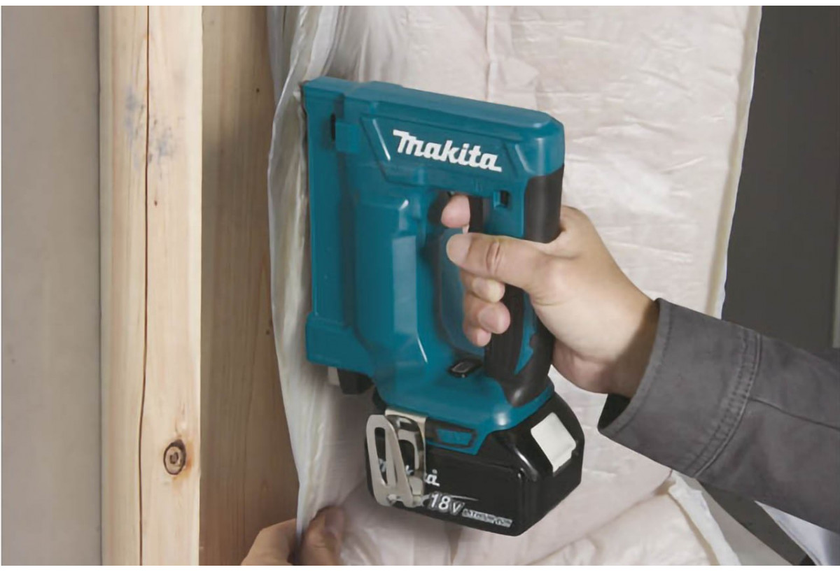 Agrafeuse 18 V Li-Ion 3 Ah compacte - Makita : Confort'Mat