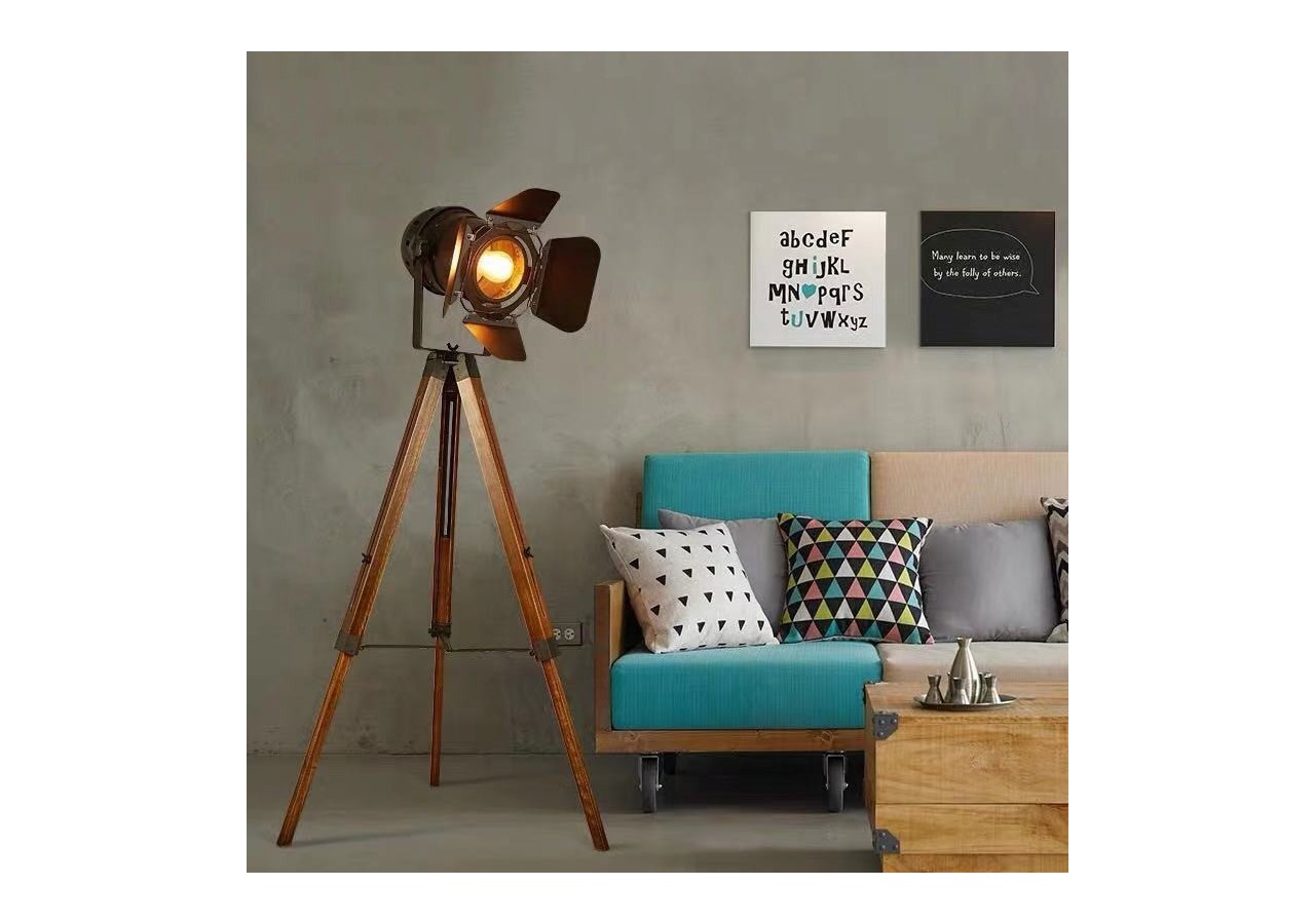 Lampadaire vintage avec trépied "CINEMA" 139cm - LV234 - Barcelona LED